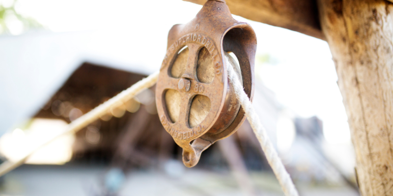 The Difference Between a Pulley Block and a Snatch Block 