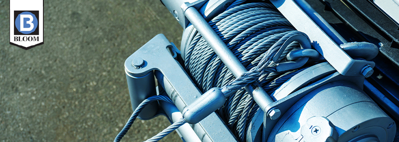 Choosing the Right Control Systems for Industrial Winches: Manual vs. Remote