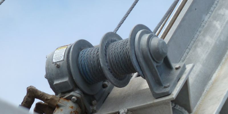 Electric Versus Hydraulic Winches